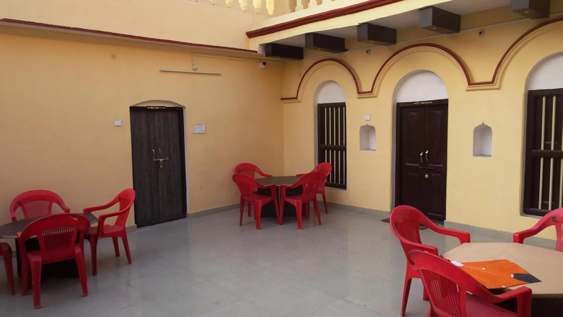 Foreigners Inn Varanasi Bed & Breakfast