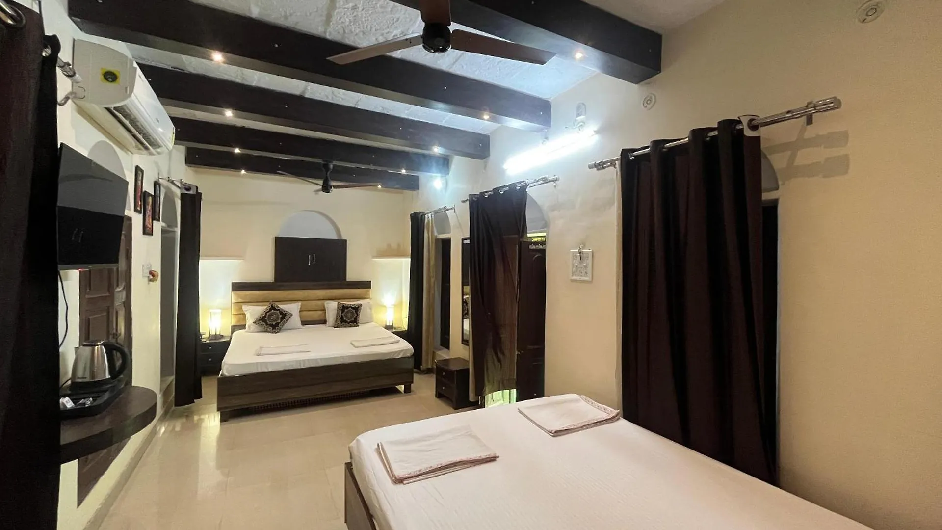 Foreigners Inn Varanasi Bed & Breakfast