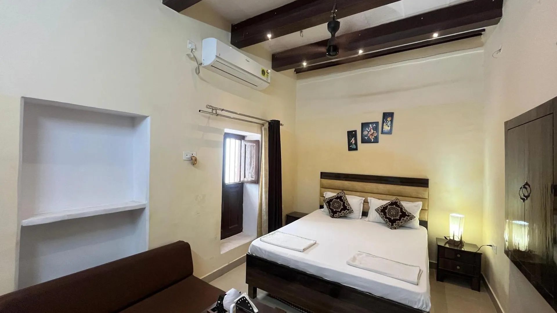 Bed & Breakfast Foreigners Inn Varanasi India