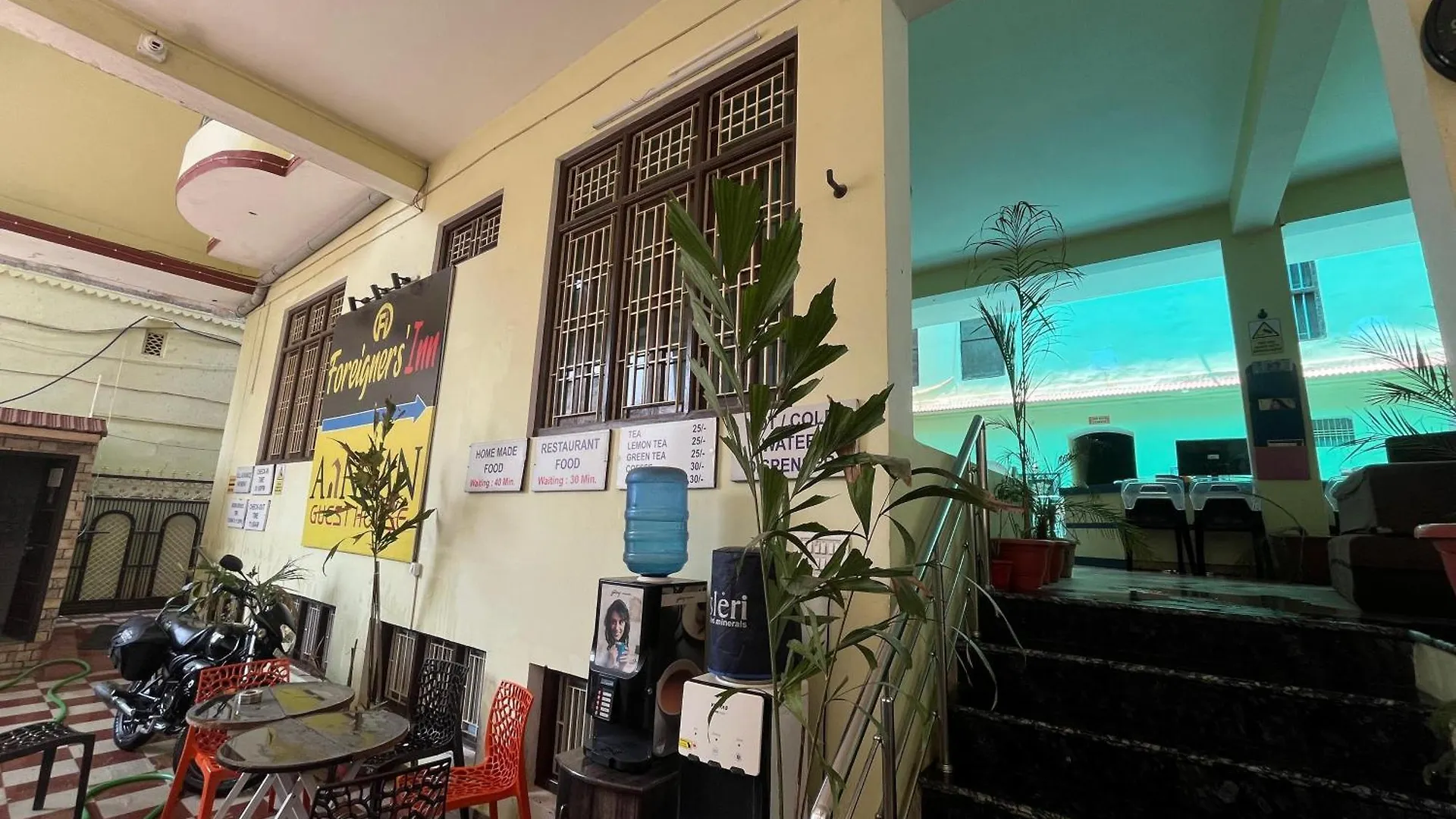 Foreigners Inn Varanasi Bed & Breakfast
