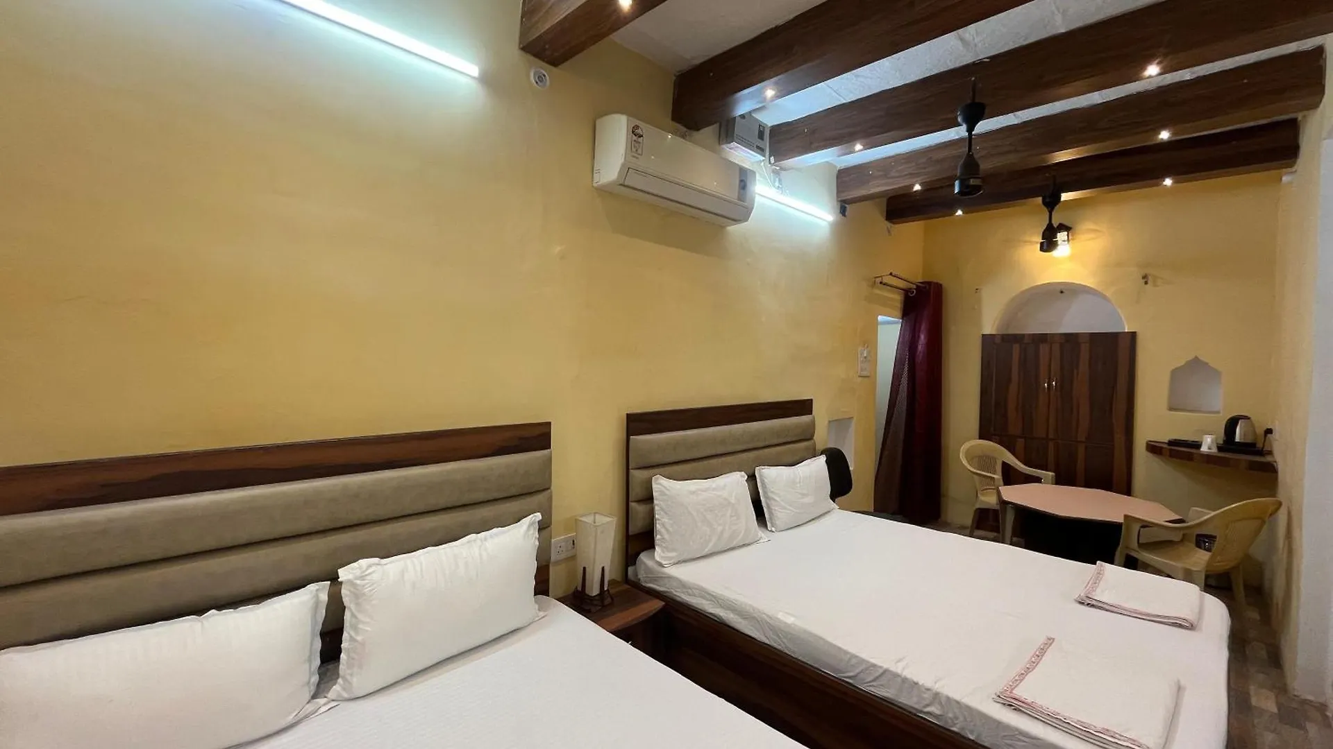 Foreigners Inn Varanasi Bed & Breakfast