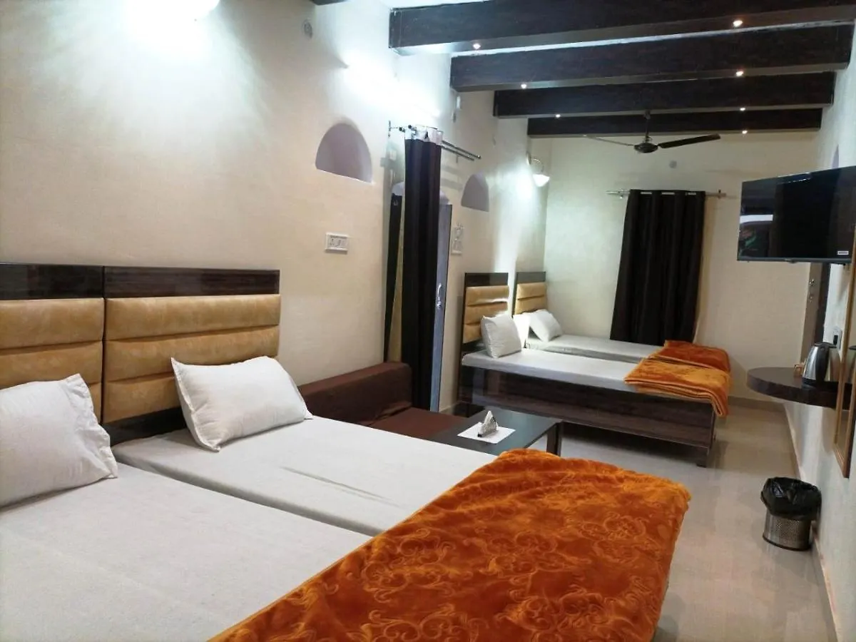 Foreigners Inn Varanasi Bed & Breakfast