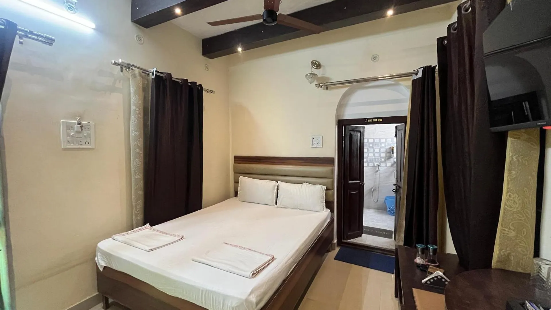 Foreigners Inn Varanasi Bed & Breakfast