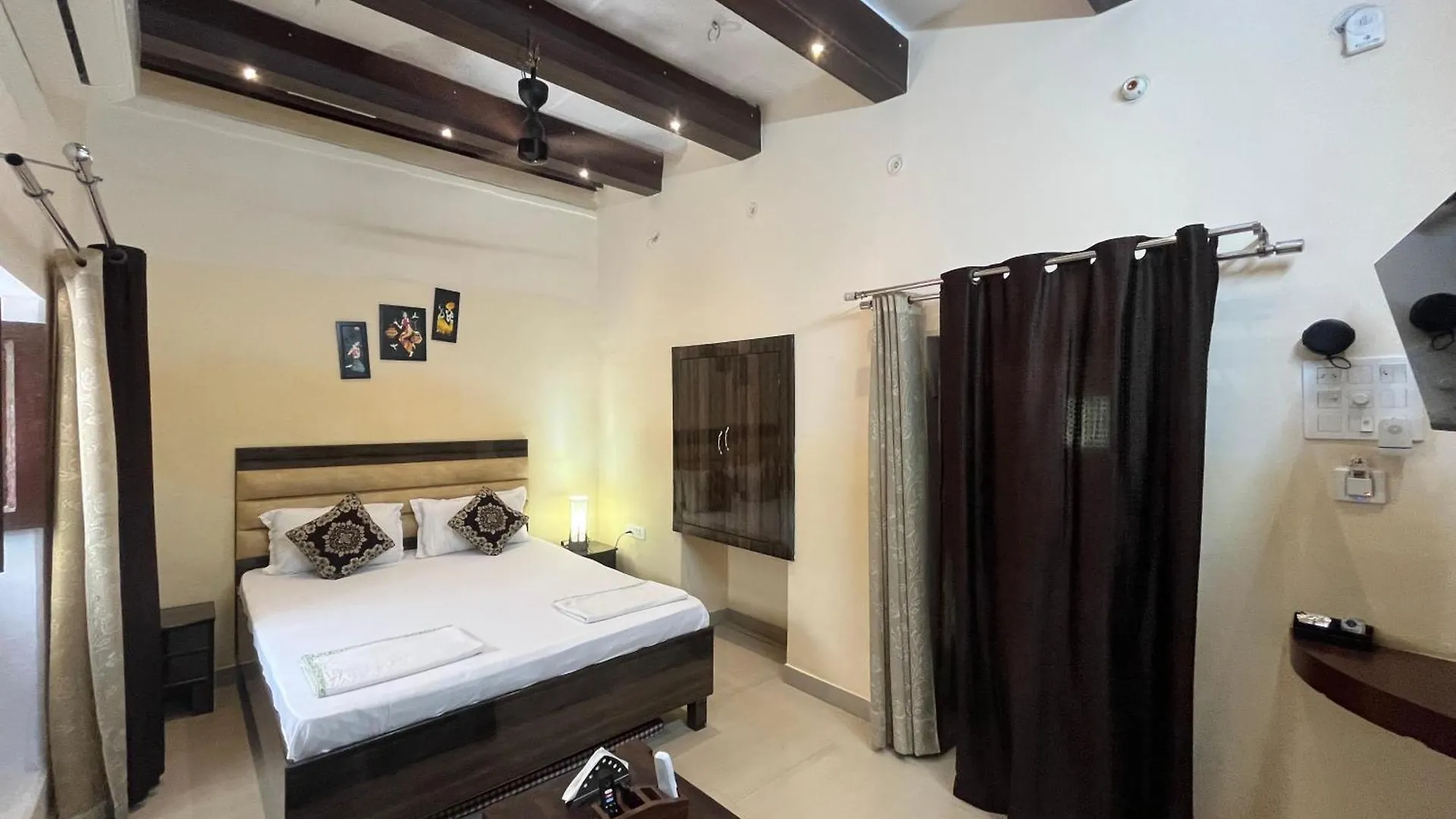 Foreigners Inn Varanasi 0*,  India