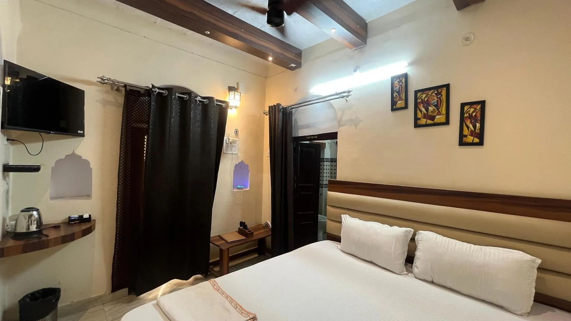 Foreigners Inn Varanasi