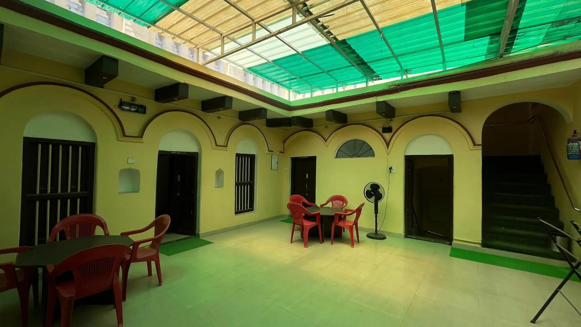 Foreigners Inn Varanasi Bed & Breakfast