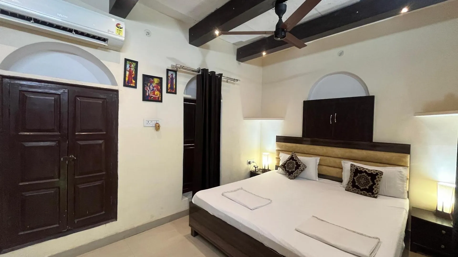 Foreigners Inn Varanasi Bed & Breakfast