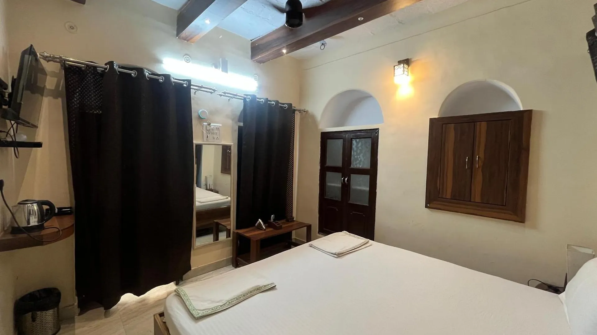 Foreigners Inn Varanasi